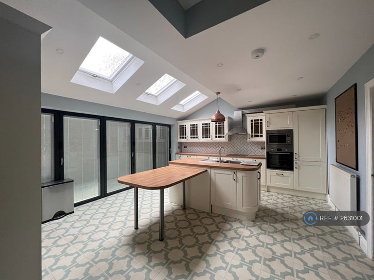 4 bedroom house in Holmwood Road, Manchester, M20 (4 bed) (#2631001)