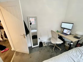 Available now ,cozy room in Whitechapel ✨ ✨ ✨✨ ✨