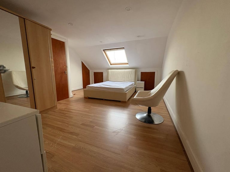 4 bed house in Barking  ,Strictly No agents or company let ,Working Professional 