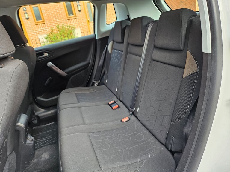 Peugeot 2008 Active, 1.6 Diesel, AUTOMATIC, 46K LOW MILEAGE!