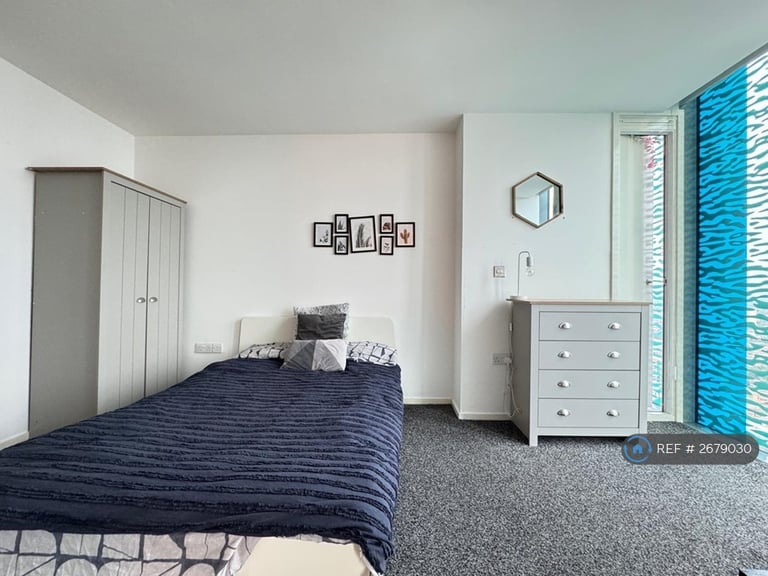 2 bedroom flat in Holloway Circus Queensway, Birmingham, B1 (2 bed) (#2679030)