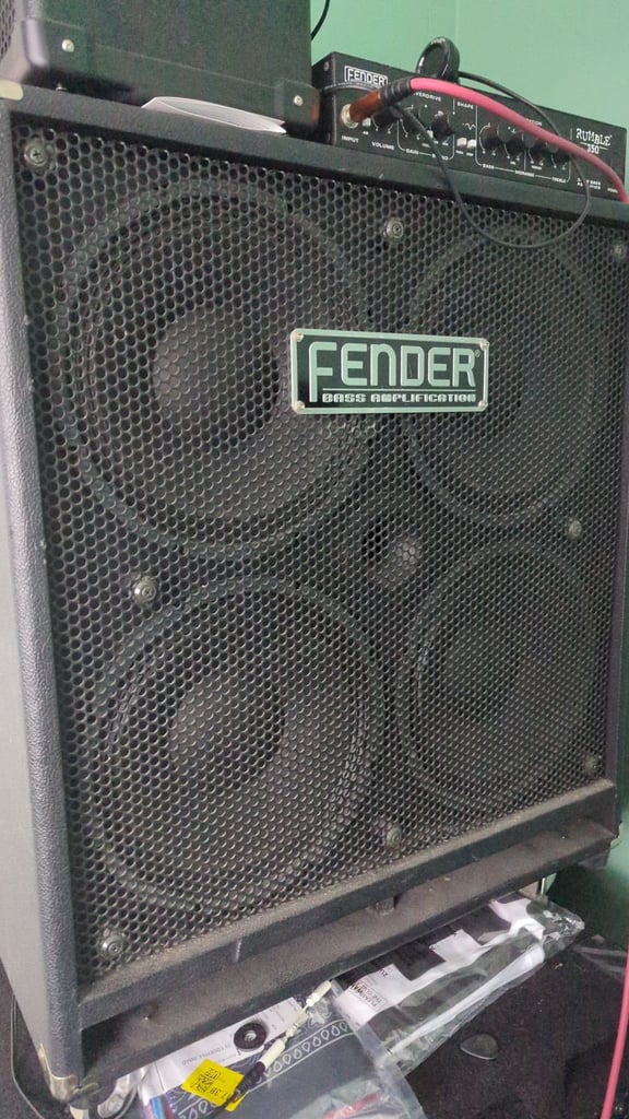 image for Fender 4 x 10 bass cab