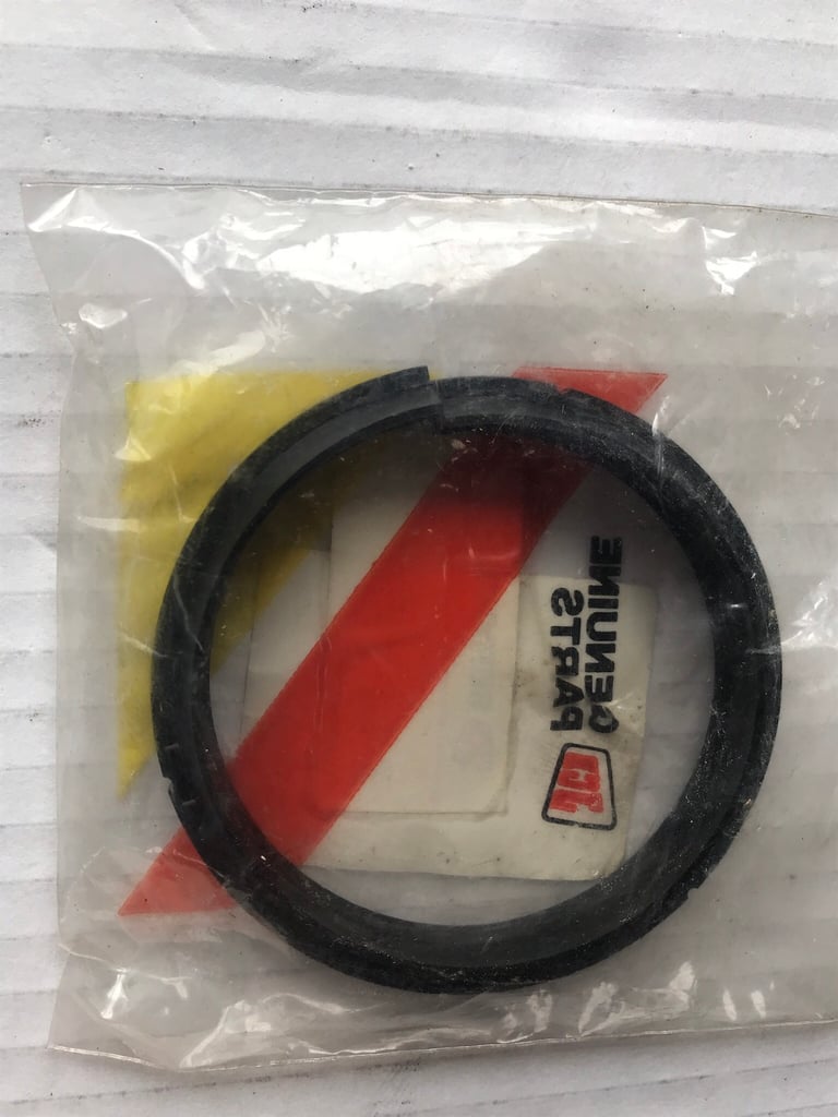 New and unused cylinder wiper seals for JCB 3CX - Postage available