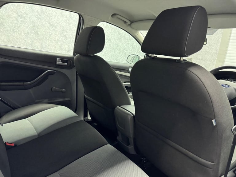 2008 Ford Focus 1.6 Zetec 5dr HATCHBACK Petrol Automatic
