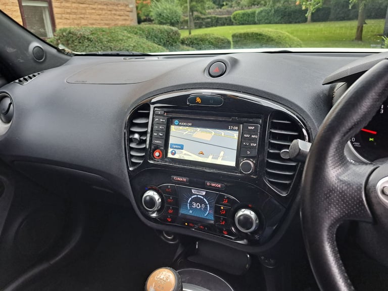 2014 nissan juke 1.5 dci N tec hpi clear Satnav Reverse camera £20tax full year drives excellent 