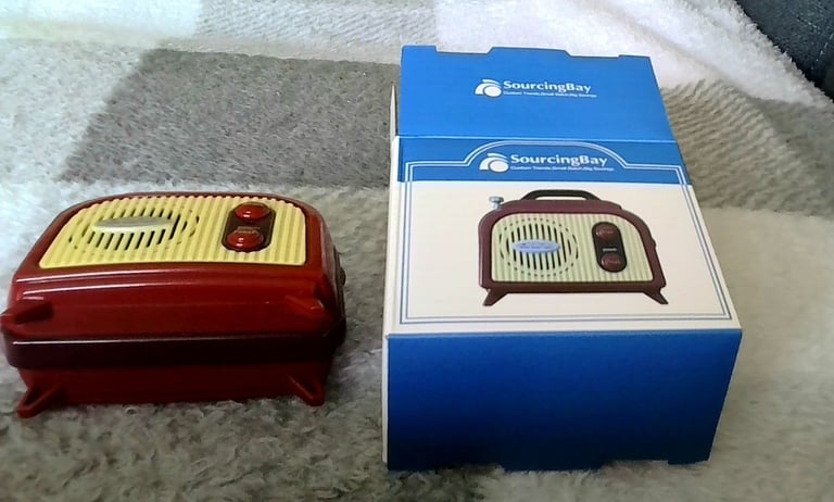 WALL CLOCK, CROCHET KIT, USB FRIDGE FOR 1 CAN, MINIATURE RADIO