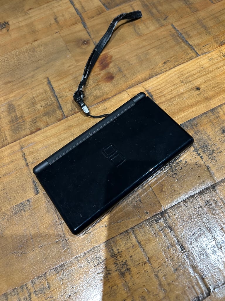 image for Nintendo DS Gloss Black