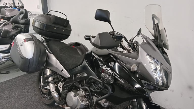 SUZUKI DL1000 ** MOT AUGUST 2026 - FULL LUGGAGE - ENGINE BARS **