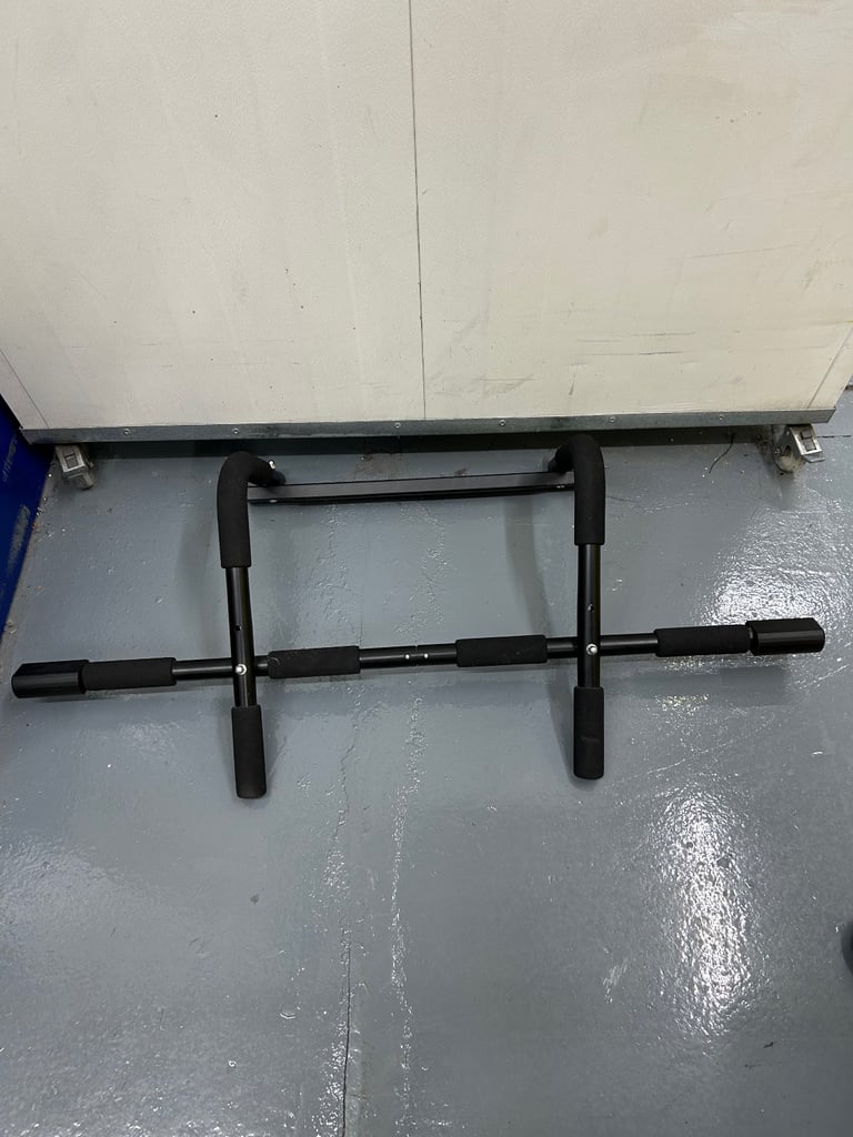 Opti door pull up bar , 