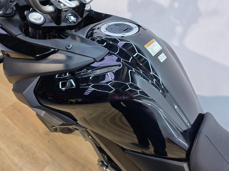 Suzuki V-Strom 650 Black 2020 - Centre Stand, Clear Screen **LOW MILEAGE**