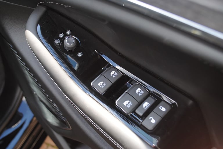 2023 Jeep Grand Cherokee 2.0 Turbo 4xe PHEV Overland 5dr Auto Station Wagon Petrol Parallel PHEV ...