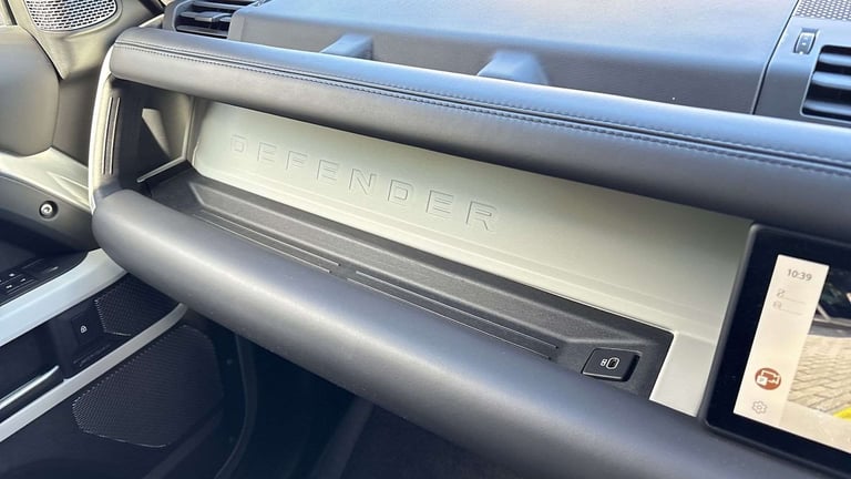 2021 Land Rover Defender 3.0 D300 X-Dynamic HSE 110 5dr Auto [7 Seat] ESTATE DIESEL Automatic