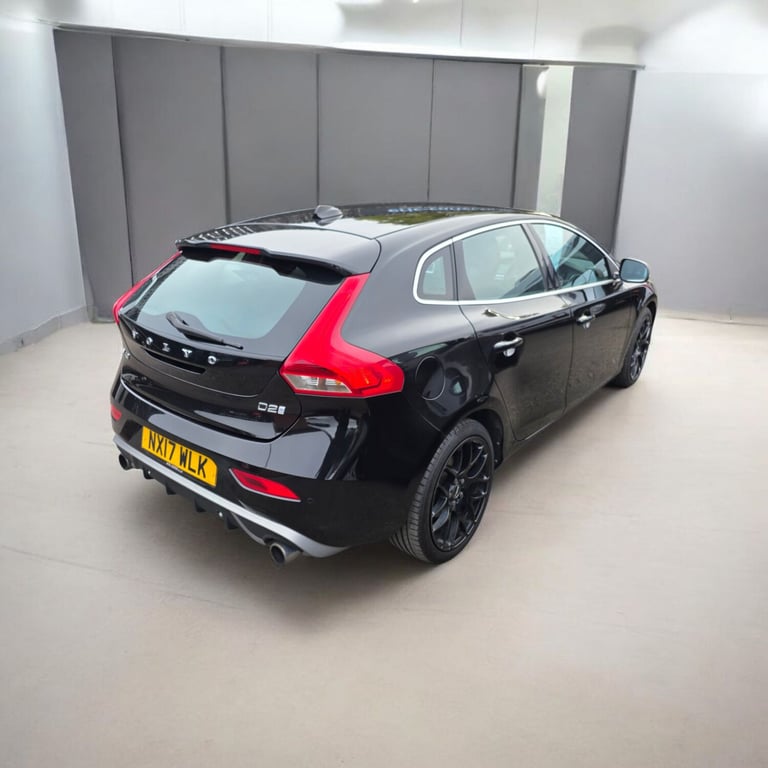 2017 Volvo V40 D2 [120] R DESIGN Nav Plus 5dr HATCHBACK Diesel Manual