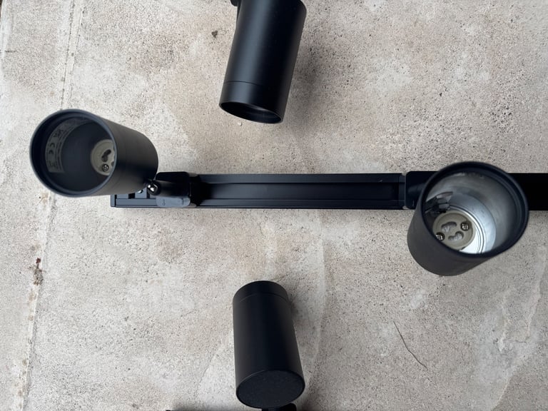 3 sets of lights, metal, tilt and slide, black