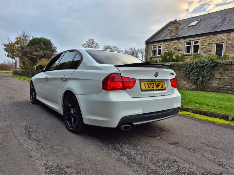 BMW, 3 SERIES, Saloon, 2010, Manual, 1995 (cc), 4 doors