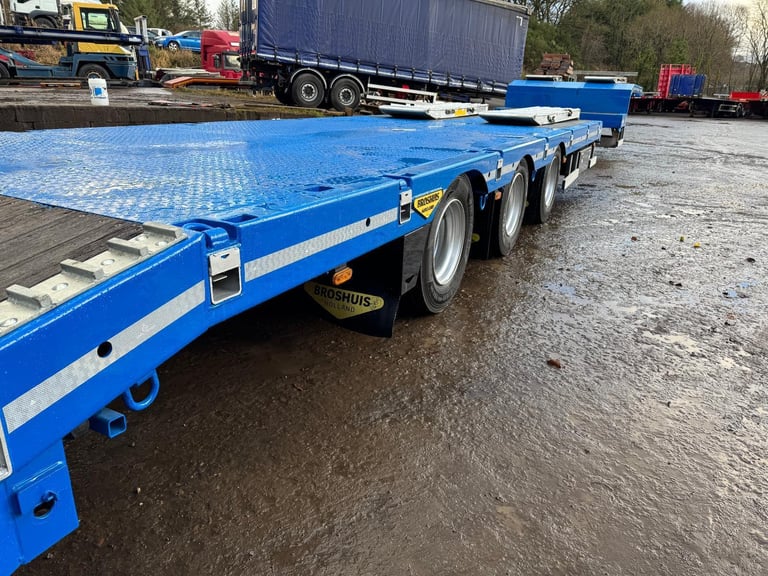 Broshuis 3 axle extending low loader trailer 