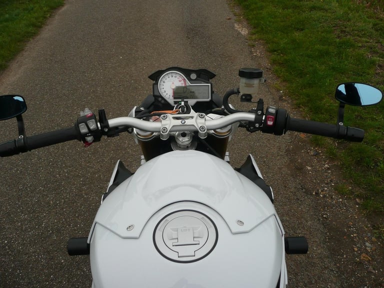 2014 BMW S1000R ABS Mint Condition Part ex / Credit/debit cards welcome.