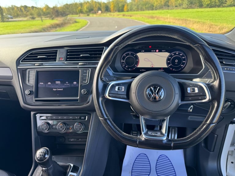 2017 Volkswagen Tiguan 2.0 TDi 150 R-Line 5dr ESTATE DIESEL Manual