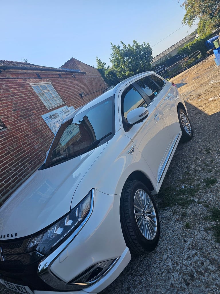 Mitsubishi, OUTLANDER, Estate, 2019, Other, 2360 (cc), 5 doors