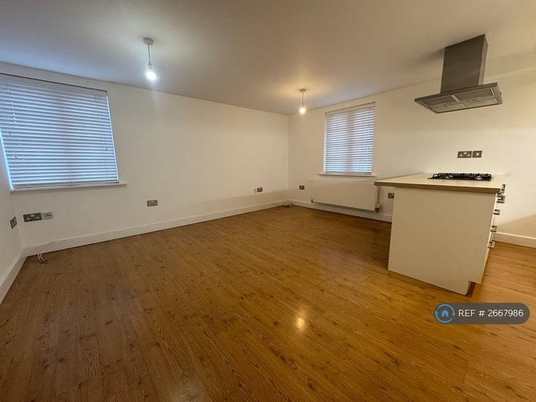 2 bedroom flat in Grosvenor Place, Colchester, CO1 (2 bed) (#2667986)
