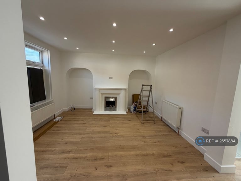 image for 2 bedroom house in Markyate Road, Dagenham, RM8 (2 bed) (#2657884)