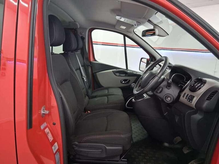 2019 Renault Trafic 1.6 dCi 27 Sport Nav WAV Double Cab 5dr MPV Diesel Manual