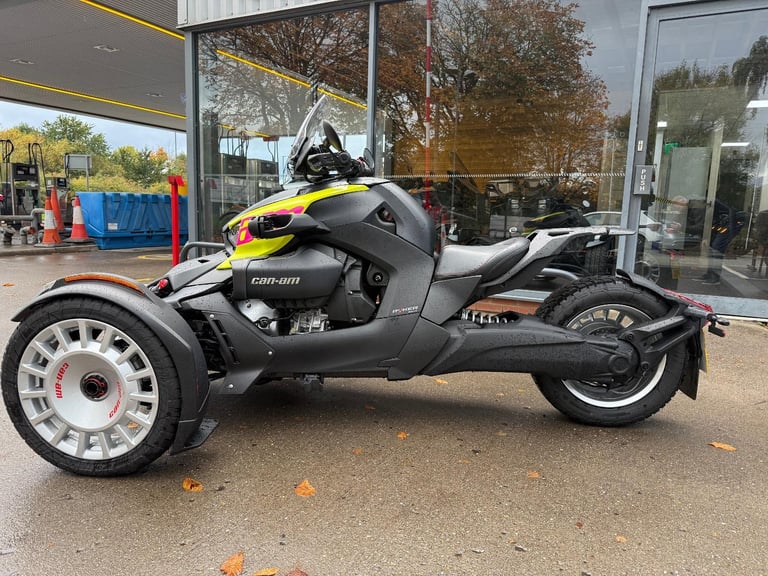 Can-Am Ryker 900 cc Fully automatic Spyder trike 