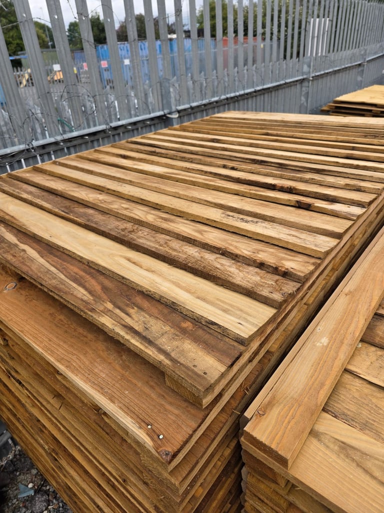 image for 6x4 TIMBER FEATHER EDGE PANELS 