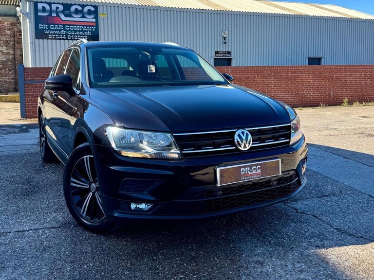 image for VOLKSWAGEN TIGUAN 2.0 TDI SE Navigation Euro 6 (s/s) 5dr 2018