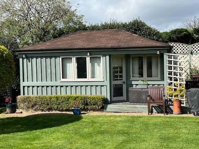 Summer House/ Garden Room/ Office Space
