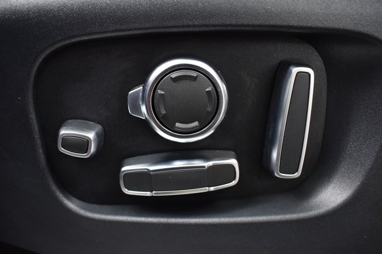 2019 Land Rover Range Rover Sport SDV6 AUTOBIOGRAPHY DYNAMIC+Sliding Panoramic Sunroof and 22 All...