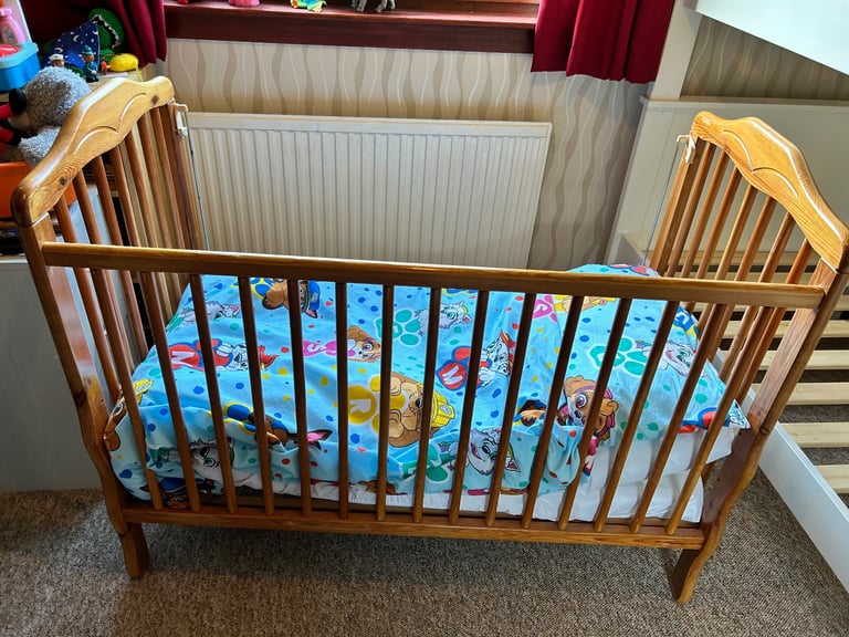Cot/Toddler bed mattress and bedding 