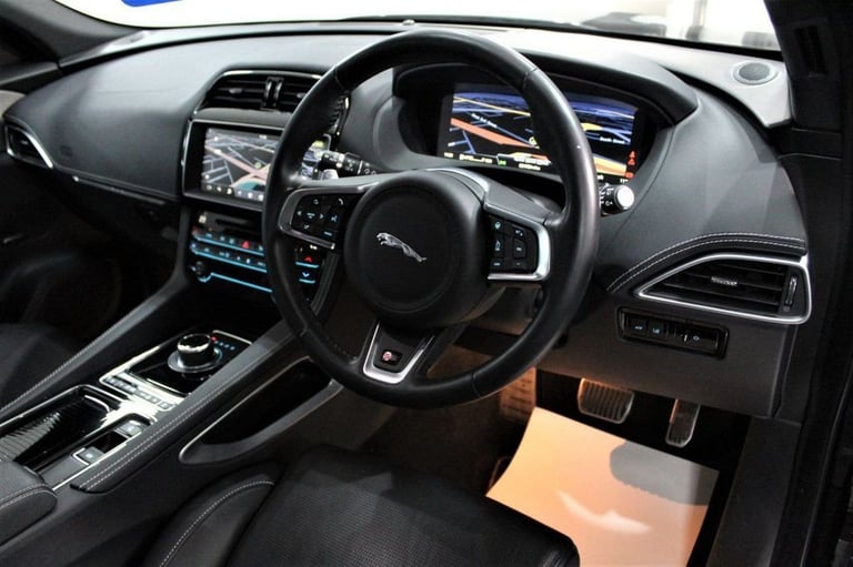 2019 68 JAGUAR F-PACE 3.0 D300 V6 S SUV 5DR DIESEL AUTO AWD EURO 6 (S/S) (300 PS