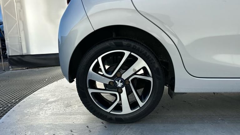 2018 Peugeot 108 1.0 72 Collection 5dr HATCHBACK PETROL Manual
