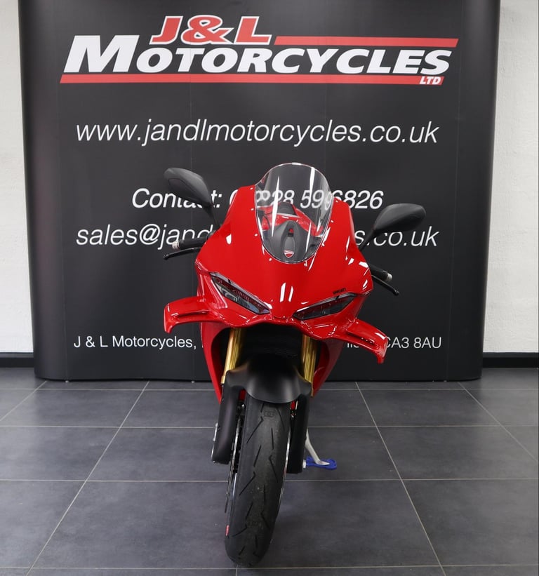 Ducati Panigale V4S 2025 Model Year!