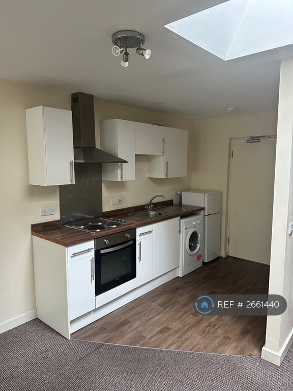 image for 1 bedroom flat in Market Place, Sutton-In-Ashfield, NG17 (1 bed) (#2661440)