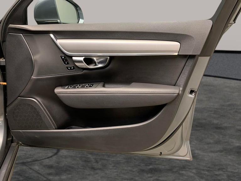 2019 Volvo V90 2.0 D4 Momentum Plus Estate 5dr Diesel Auto Euro 6 (s/s) (190 ps) - SENSUS  Estate...