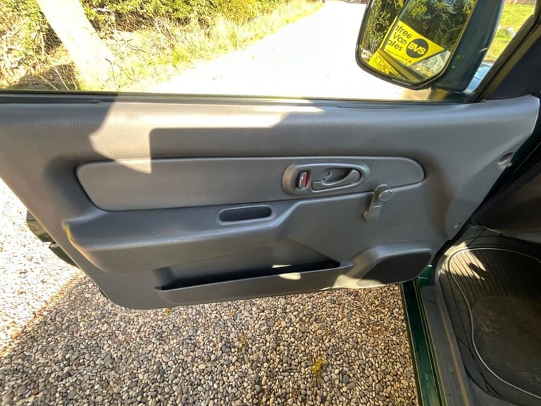 2004 Mitsubishi L200 2.5 TD 4Work Pickup 2dr Diesel Manual 4WD (113 bhp) PICKUP Diesel Manual