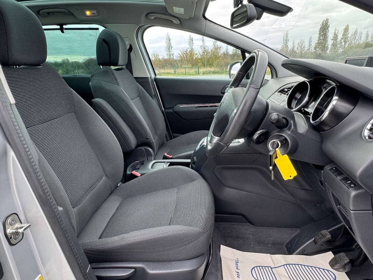 2014 Peugeot 5008 1.6 HDi Allure 5dr MPV DIESEL Manual