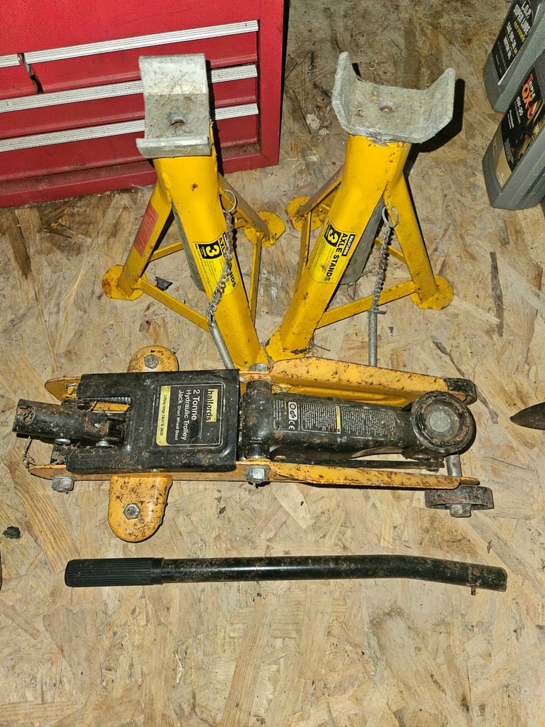 image for Halfords jack & axle stands