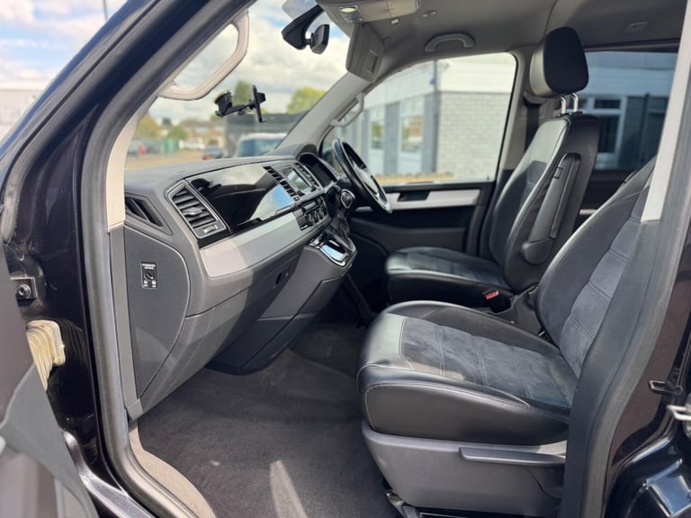 2017 Volkswagen Caravelle 2.0 BiTDI BlueMotion Tech Executive DSG Euro 6 (s/s) 5dr MPV Diesel Aut...