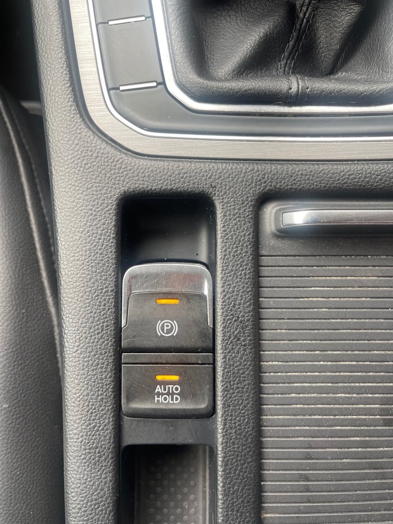 Volkswagen, PASSAT, Saloon, 2018, Manual, 1598 (cc), 4 doors