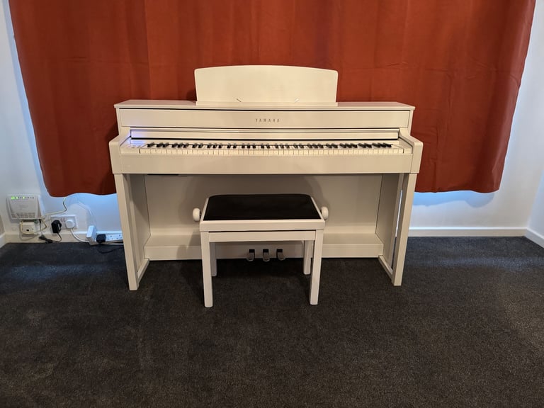 White wood Yamaha Clavinova digital piano 