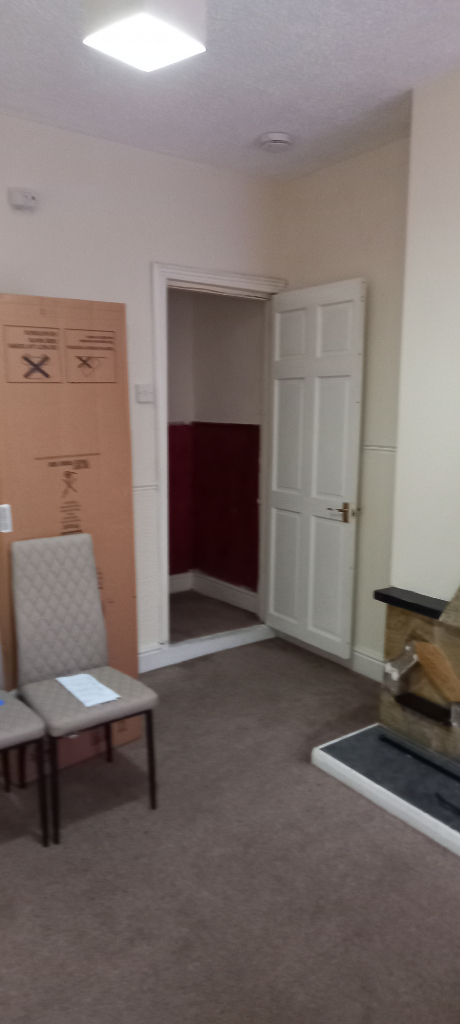 **TO LET** 30 ANCASTER STREET** 2 BEDROOM** DSS ACCEPTED** NO DEPOSIT**