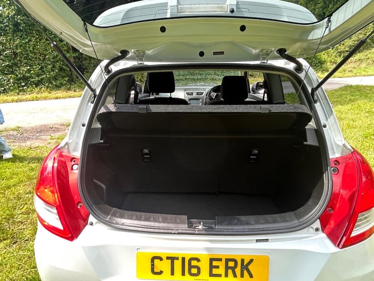 SUZUKI SWIFT 1.6*SPORT*1Owner-7Suzuki Svs-Xenons-Nav**OUTSTANDING CHERISHED