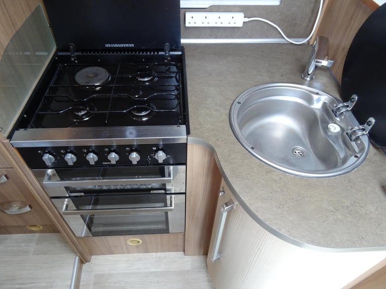 Pilote Reference P716 -2013 -4  berth - French bed - Motorhome for Sale