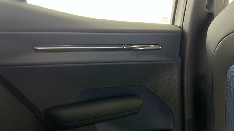 2025 Volvo EX30 Plus, Single Motor Extended Range, Electric Estate Electric Automatic