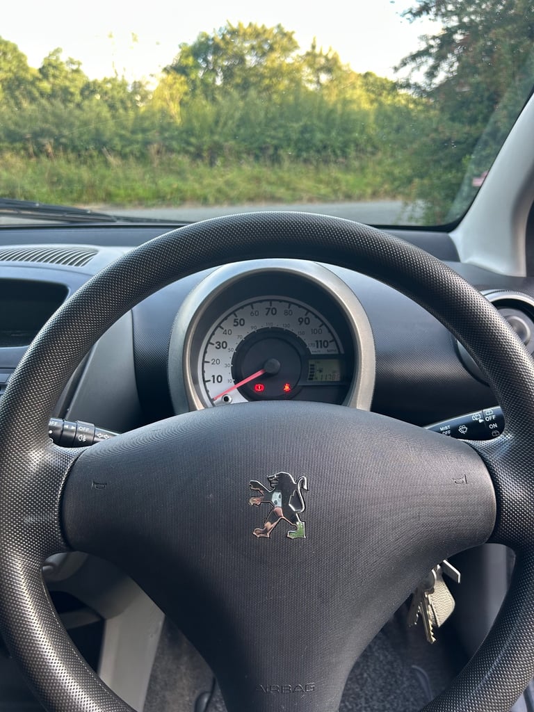 Peugeot, 107, Hatchback, 2010, Manual, 998 (cc), 5 doors