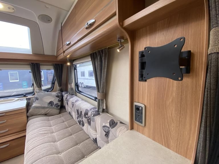2012 SWIFT CHALLENGER SPORT 524 TOURING CARAVAN