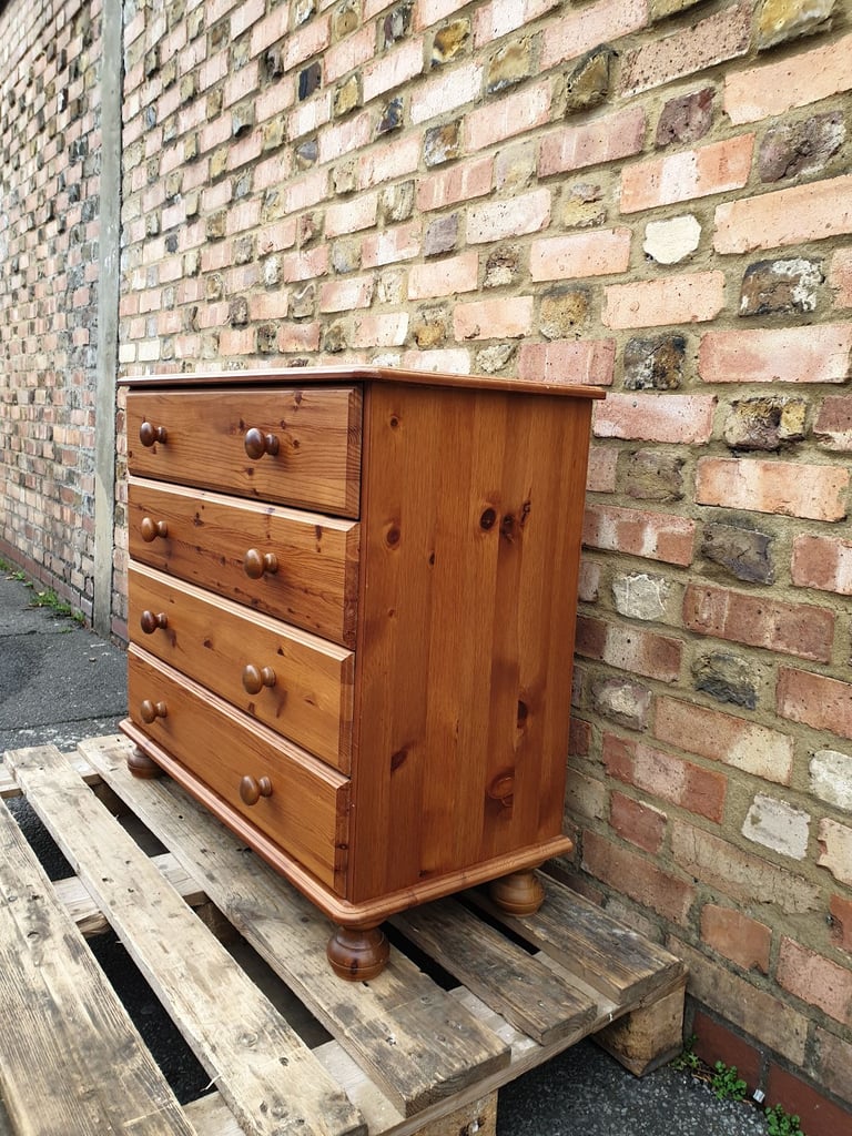 Classic Vintage Pine Chest Of Drawers commode dresser